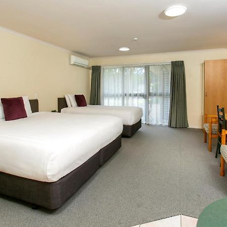 Albany Oak Motel Auckland Exterior photo